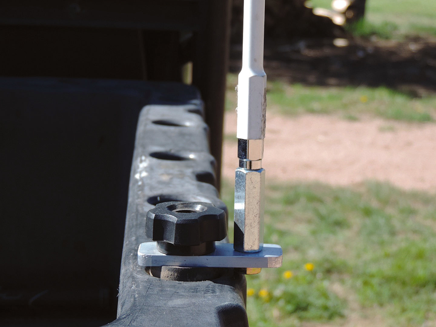 FLAG MOUNT