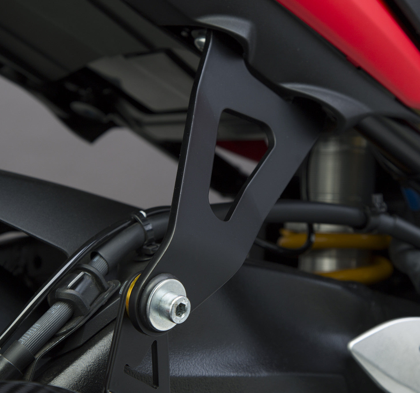MUFFLER BRACKET GSXS1000/F #960-9875