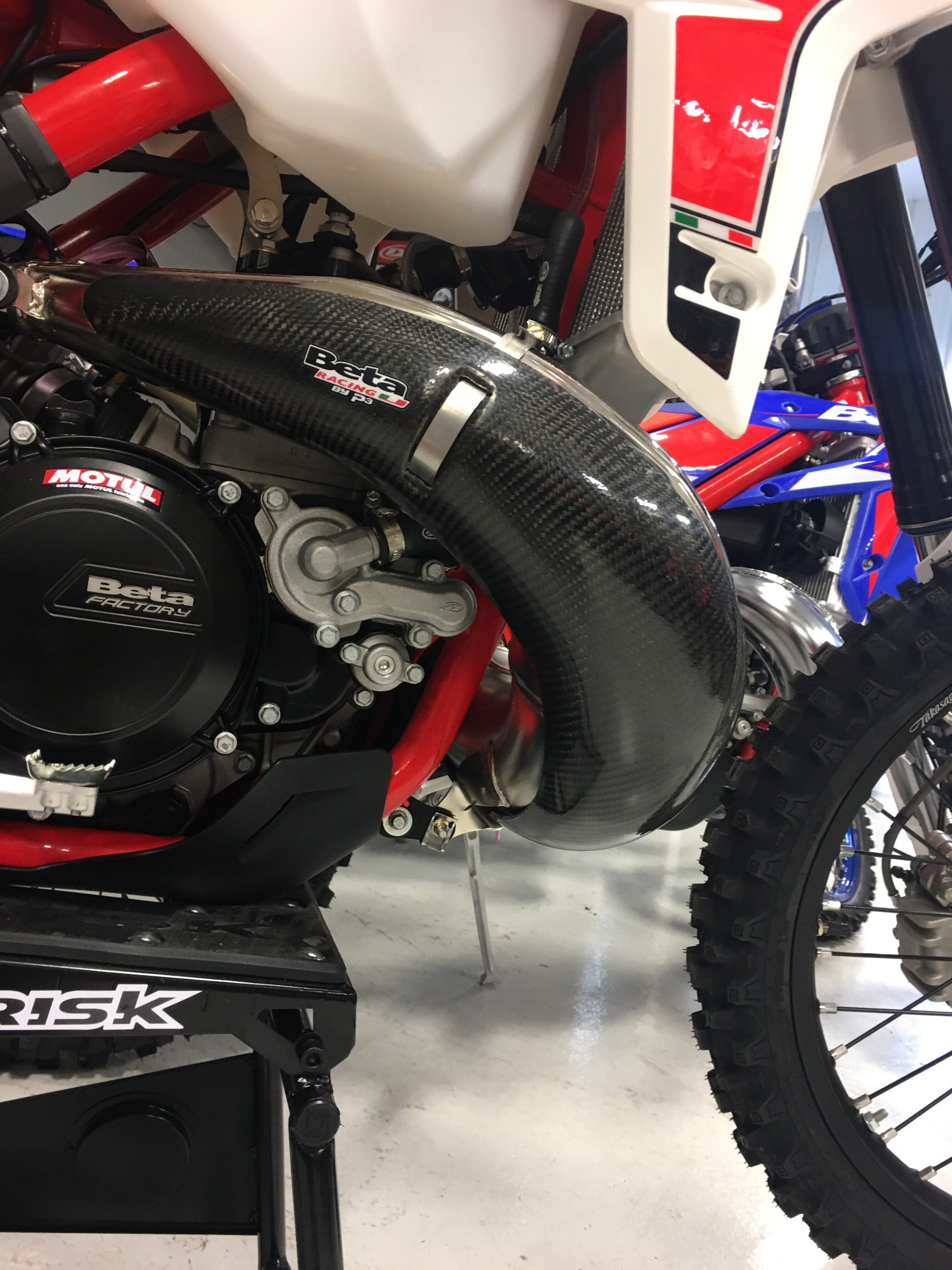 PIPE GUARD CARBON FIBER MAX