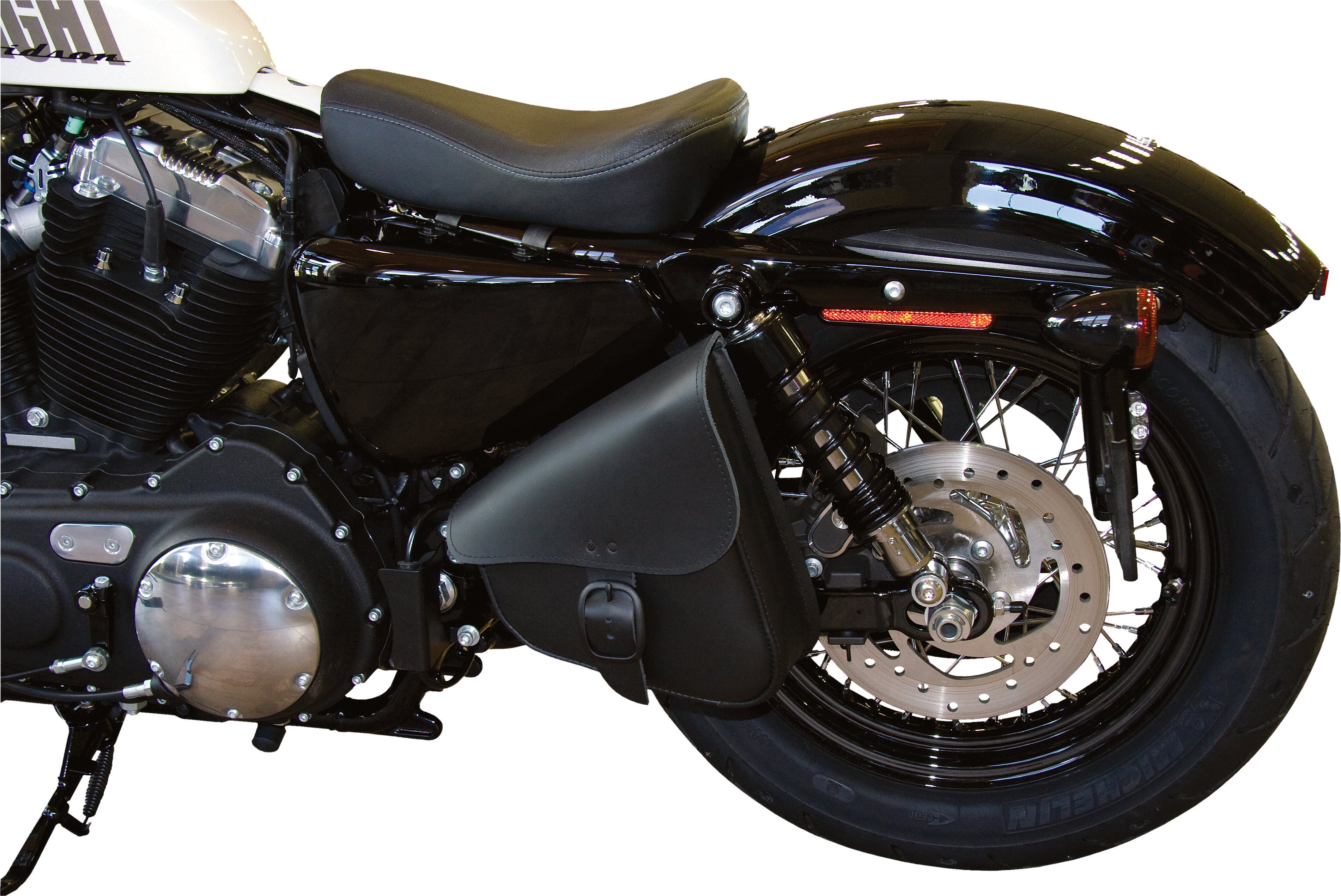 LEATHER SWINGARM BAG BLACK W/MATTE BLACK BUCKLE