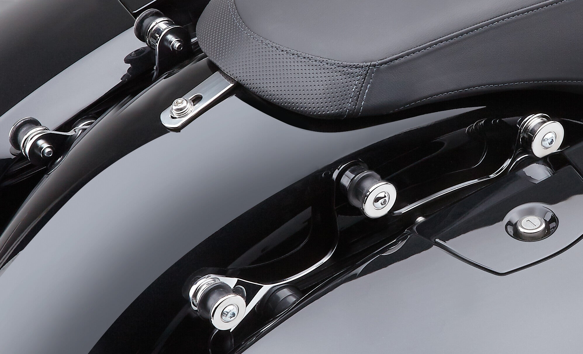 BACKREST DOCKING KIT CHROME CHIEFTAIN 14-25