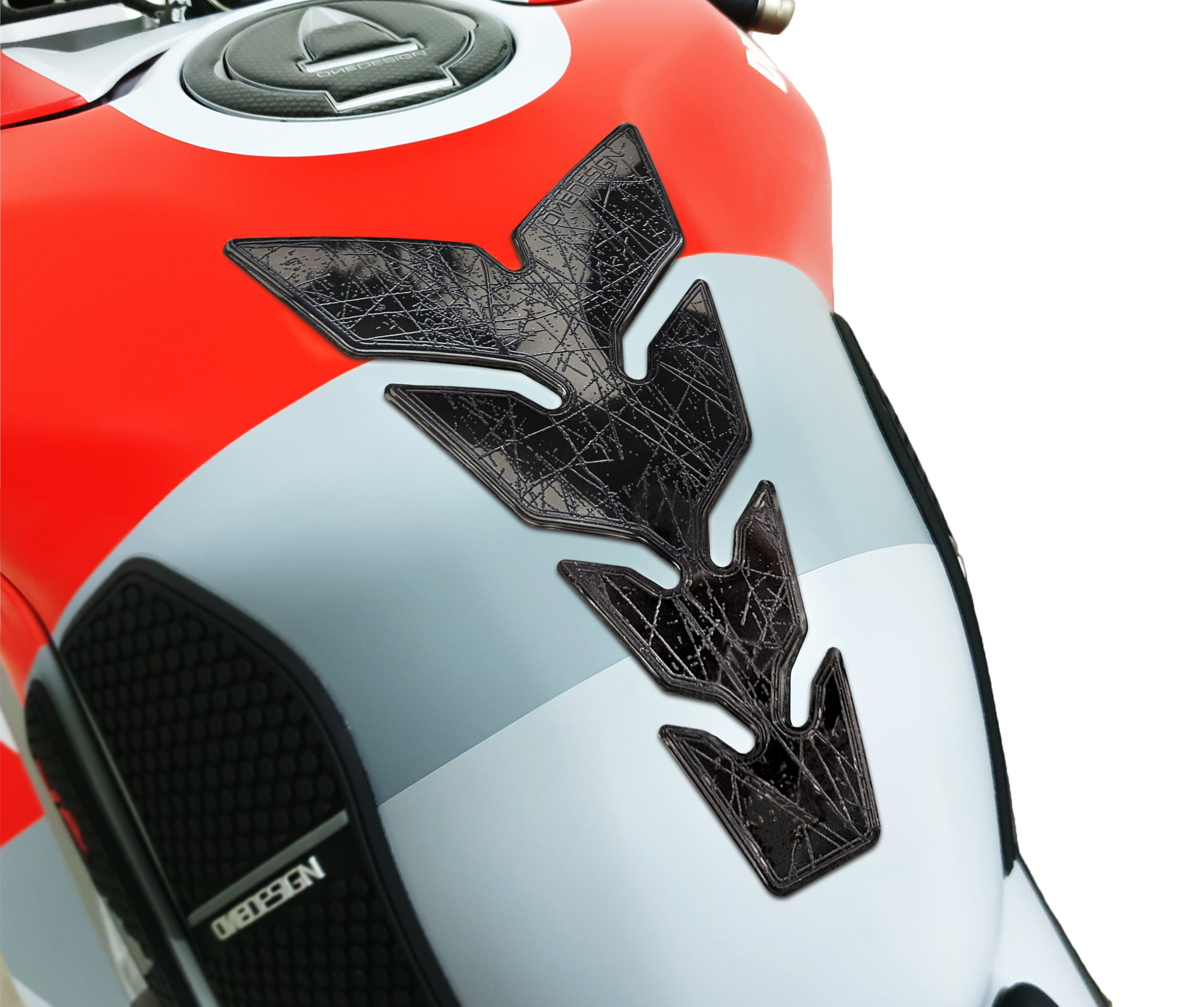ULTRA-THIN TANK PAD SCRATCHES BLACK